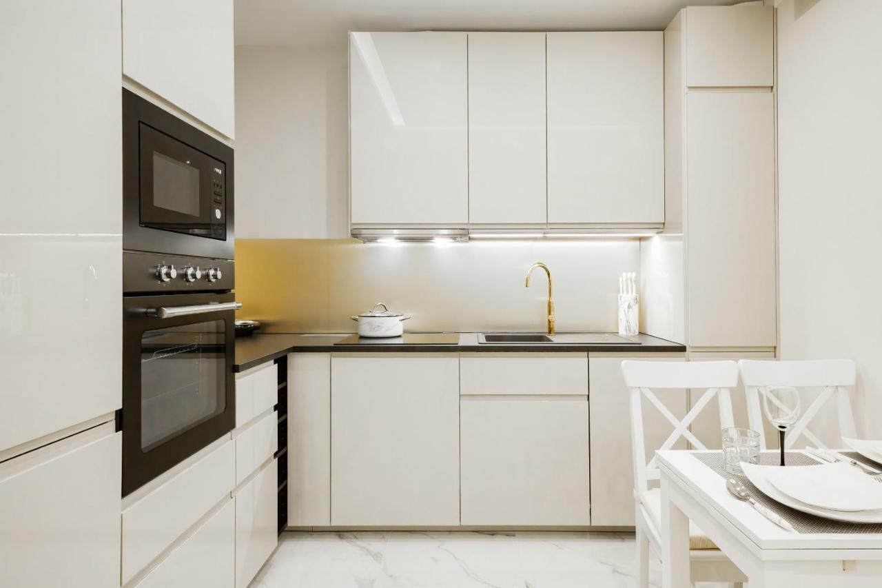 Apartments Aura Sky By Noclegi Renters Varsó Kültér fotó