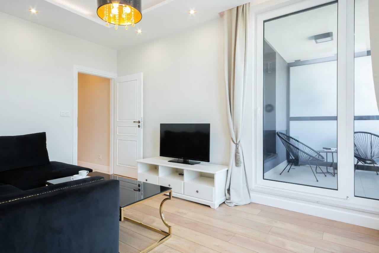 Apartments Aura Sky By Noclegi Renters Varsó Kültér fotó