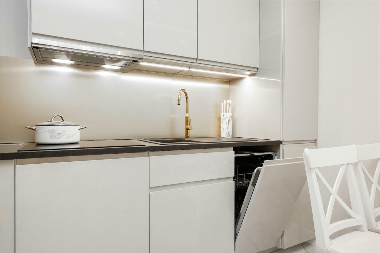 Apartments Aura Sky By Noclegi Renters Varsó Kültér fotó